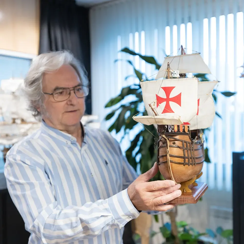 OCCRE - Santa Maria Ship Model Wooden Model Ship