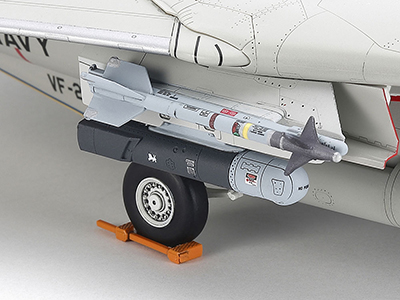 Chock parts are also included.
