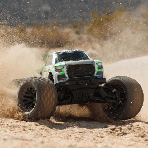1/10 GRANITE MEGA 665 4X4 RTR
