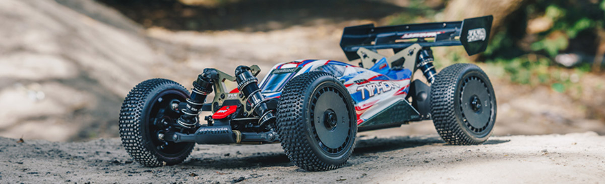 Topping off the TLR Tuned TYPHON 4WD Race Buggy 