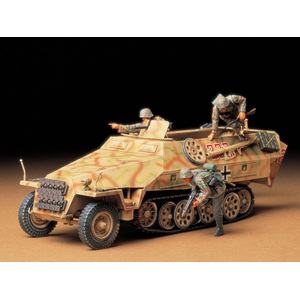 Tamiya 35195 Mtl. SPW Sd.Kfz. 251/1 Ausf.D 1/35 Scale Model Military Miniature Series no.195