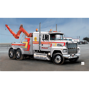 Italeri 3825S U.S. Wrecker Truck 1/24 Scale Model Plastic Kit