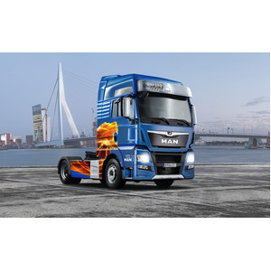 Italeri 03916 MAN TGX XXL D38 1/24 Scale Truck