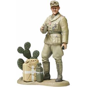 Tamiya 36310 WWII Wehrmacht Tank Crewman Africa Corps 1:16 Scale Model World Figure Series no.10