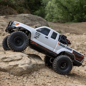 Axial 1/10 SCX10 III Base Camp 4X4 Rock Crawler Brushed RTR, White