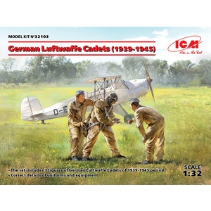 ICM 32103 German Luftwaffe Cadets (1939-1945) 1/32 Scale 32103