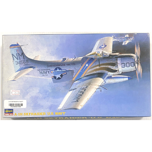 PRE-OWNED - Hasegawa 51406 - A-1H Skyraider 1:72 Scale Model Plastic Kit