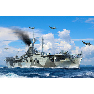 German Navy Aircraft Carrier DKM Graf Zeppelin 1/700 Model 06709