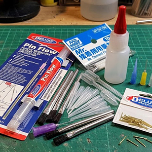 Glue Applicators & Accessories